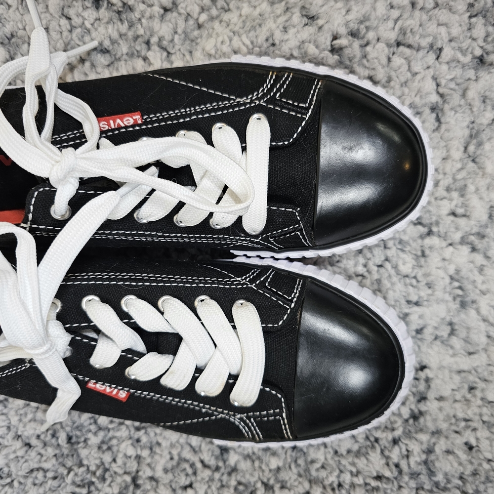 Nwot Levi's Sz 6.5 Lace Up Sneakers - Picture 3 of 7